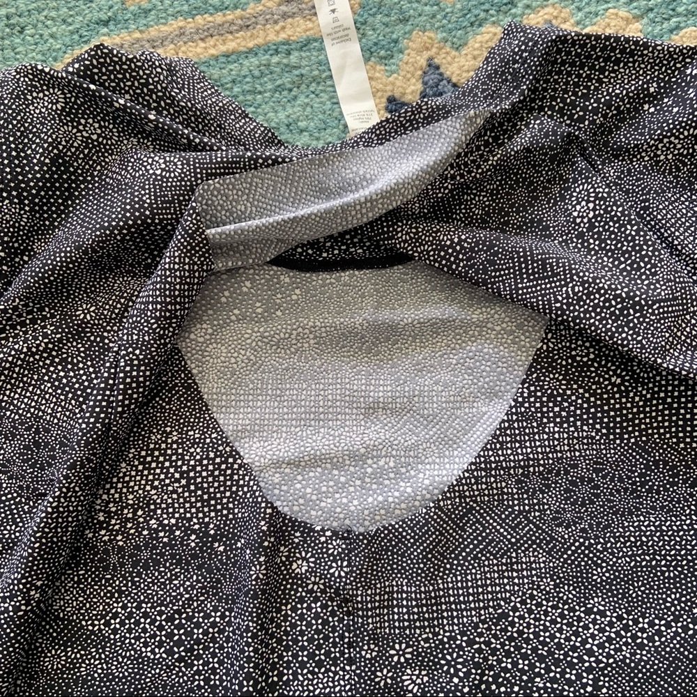 Lululemon top - Picture 5 of 7